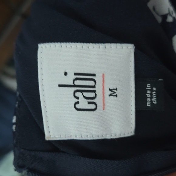 CABI Parade Blouse Elephant Print Top Navy White Sz Medium #5345 - Picture 10 of 11